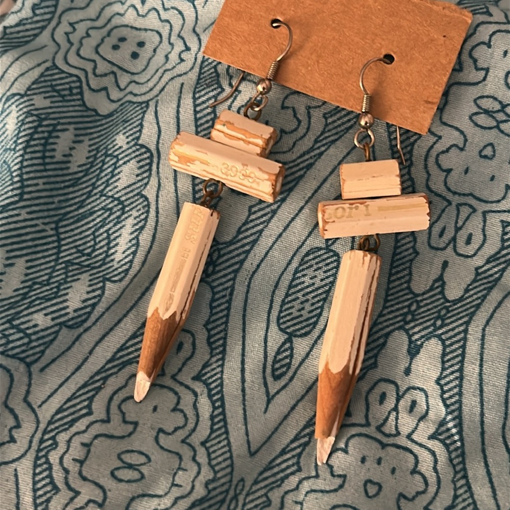 Vintage 1980’s Unique White Pencil Earrings - Picture 11 of 16